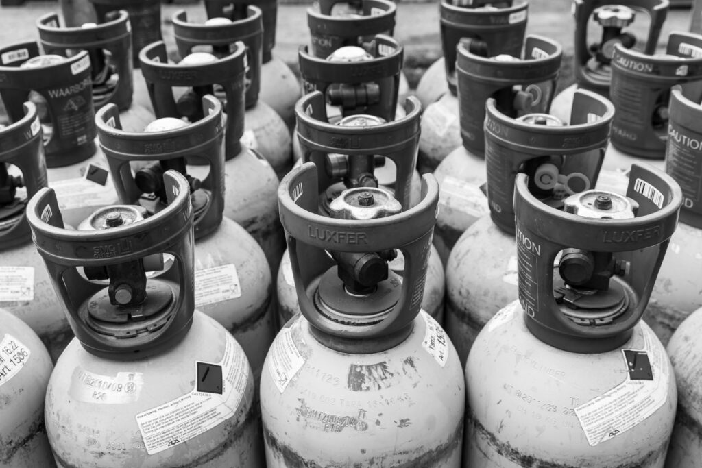 The Cooling Post – Desarticulada una banda que vendía gas refrigerante illegal